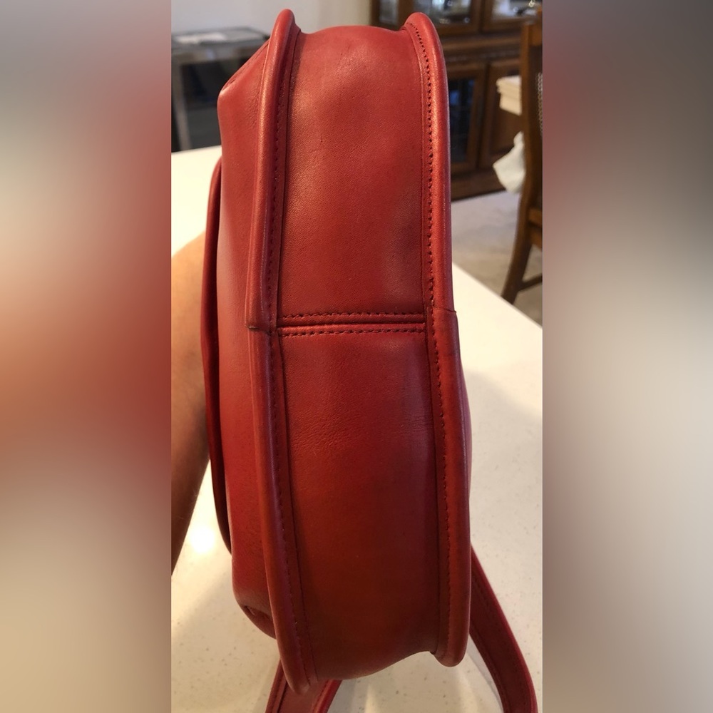Vintage Coach Red Leather Ergo Small Flap #9034 with Hangtag in Great Condition - Picture 6 of 13